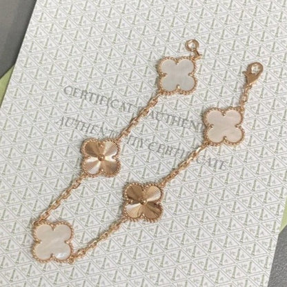 [⭐Spark]CLOVER WHITE PEARL MOP 5 MOTIF BRACELET COLLECTION