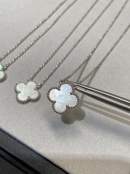 [⭐Spark]CLOVER MEDIUM SILVER WHITE MOP NECKLACE