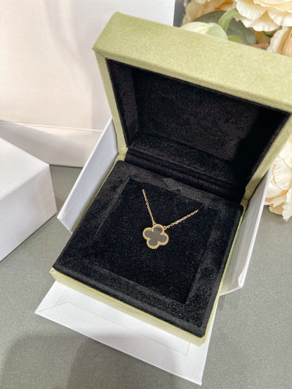 [⭐Spark]CLOVER ROCK CRYSTAL ROSE GOLD NECKLACE