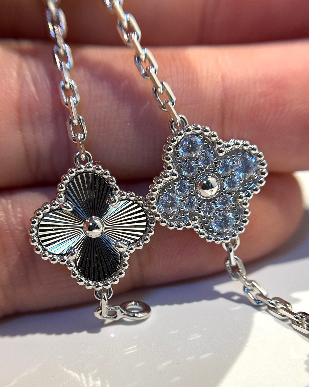 [⭐Spark] CLOVER 5 MOTIF LASER BRACELET COLLECTION