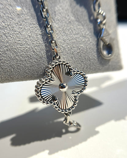 [⭐Spark] CLOVER 5 MOTIF LASER BRACELET COLLECTION