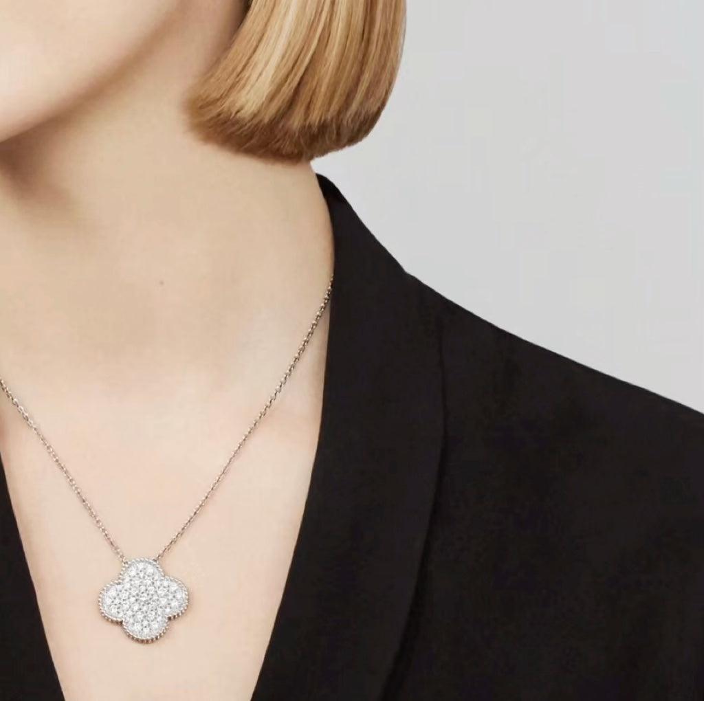 [⭐Spark]CLOVER 25MM LARGE PENDANT DIAMOND PAVED SILVER NECKLACE
