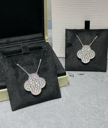 [⭐Spark]CLOVER 25MM LARGE PENDANT DIAMOND PAVED SILVER NECKLACE