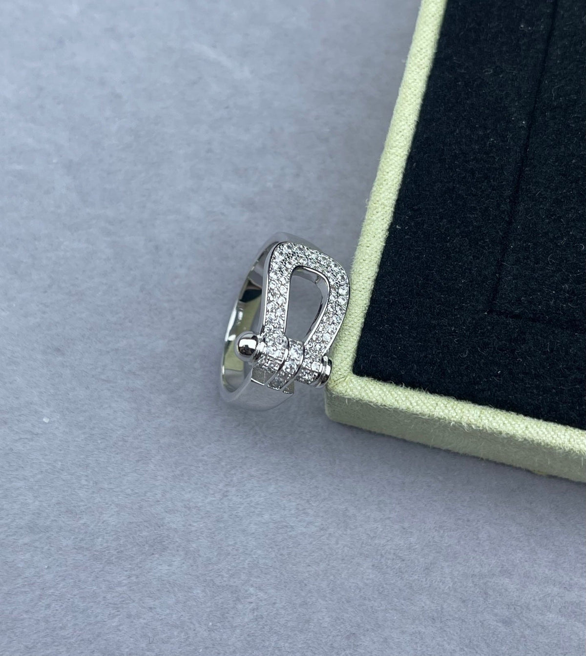 [⭐Spark]Wide Hoof-Shaped Diamond-Studded Ring