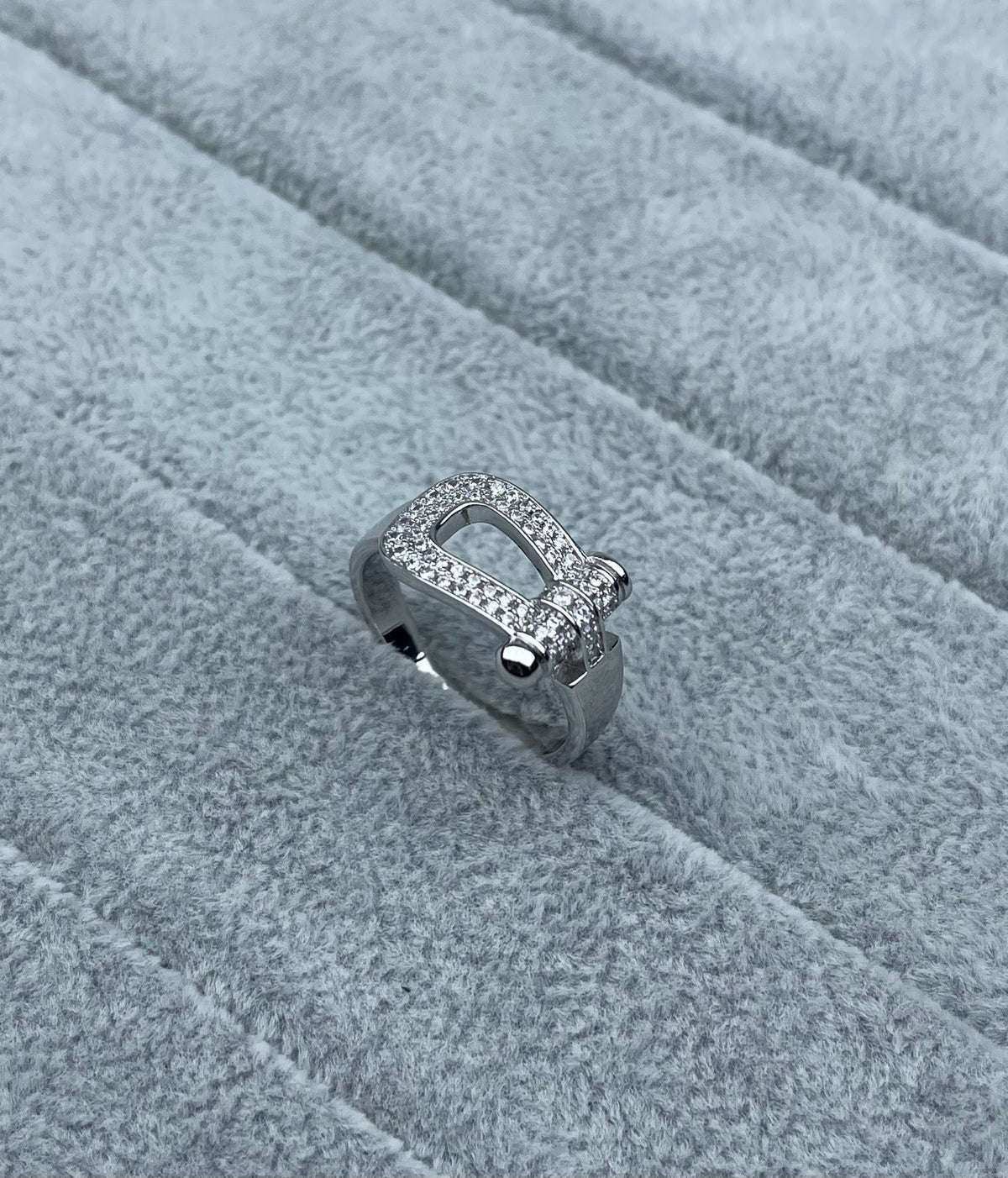 [⭐Spark]Wide Hoof-Shaped Diamond-Studded Ring