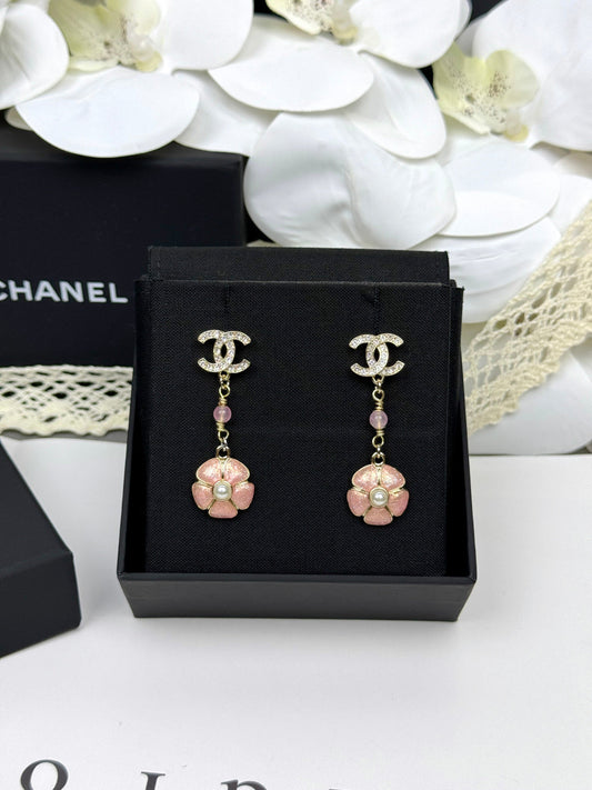 [⭐Spark]26C Pink Camellia Enamel Pendant with Double C Earrings