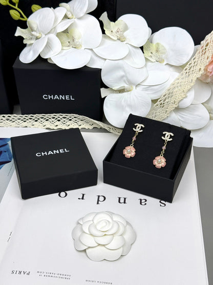 [⭐Spark]26C Pink Camellia Enamel Pendant with Double C Earrings