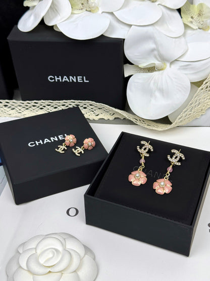 [⭐Spark]26C Pink Camellia Enamel Pendant with Double C Earrings