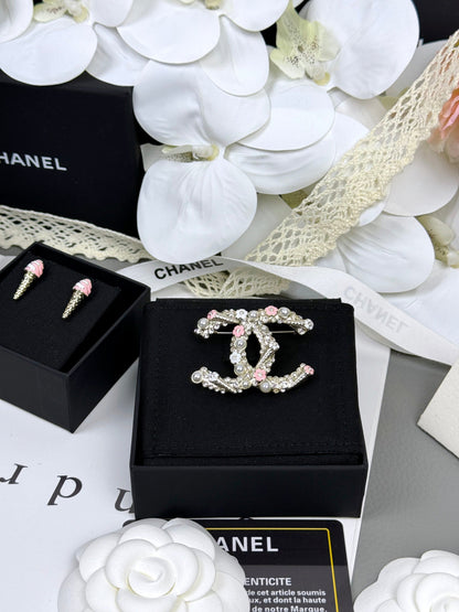 [⭐Spark]26C Pink-White Enamel Ice Cream Cone Double C Brooch