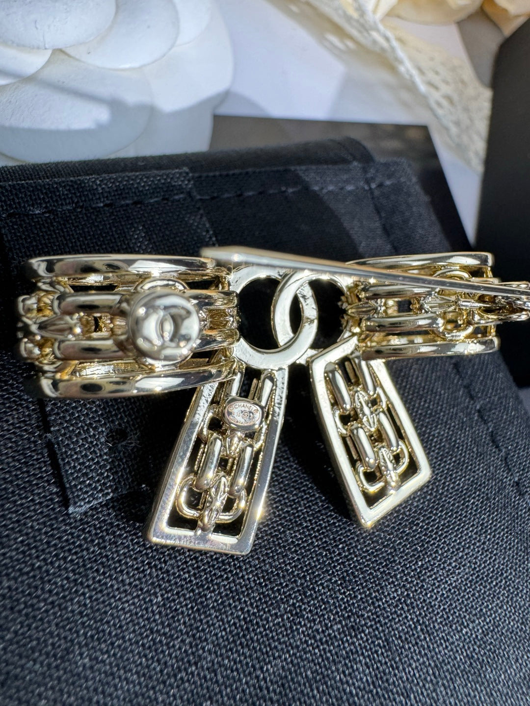 [⭐Spark]25K Hollow Bow Brooch