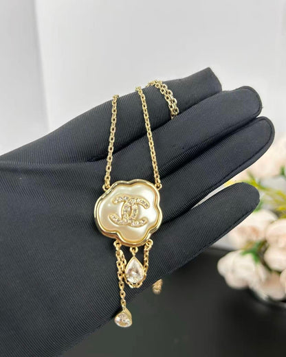 [⭐Spark]Cloud Pearl Mother-of-Pearl Diamond Chain Pendant Necklace
