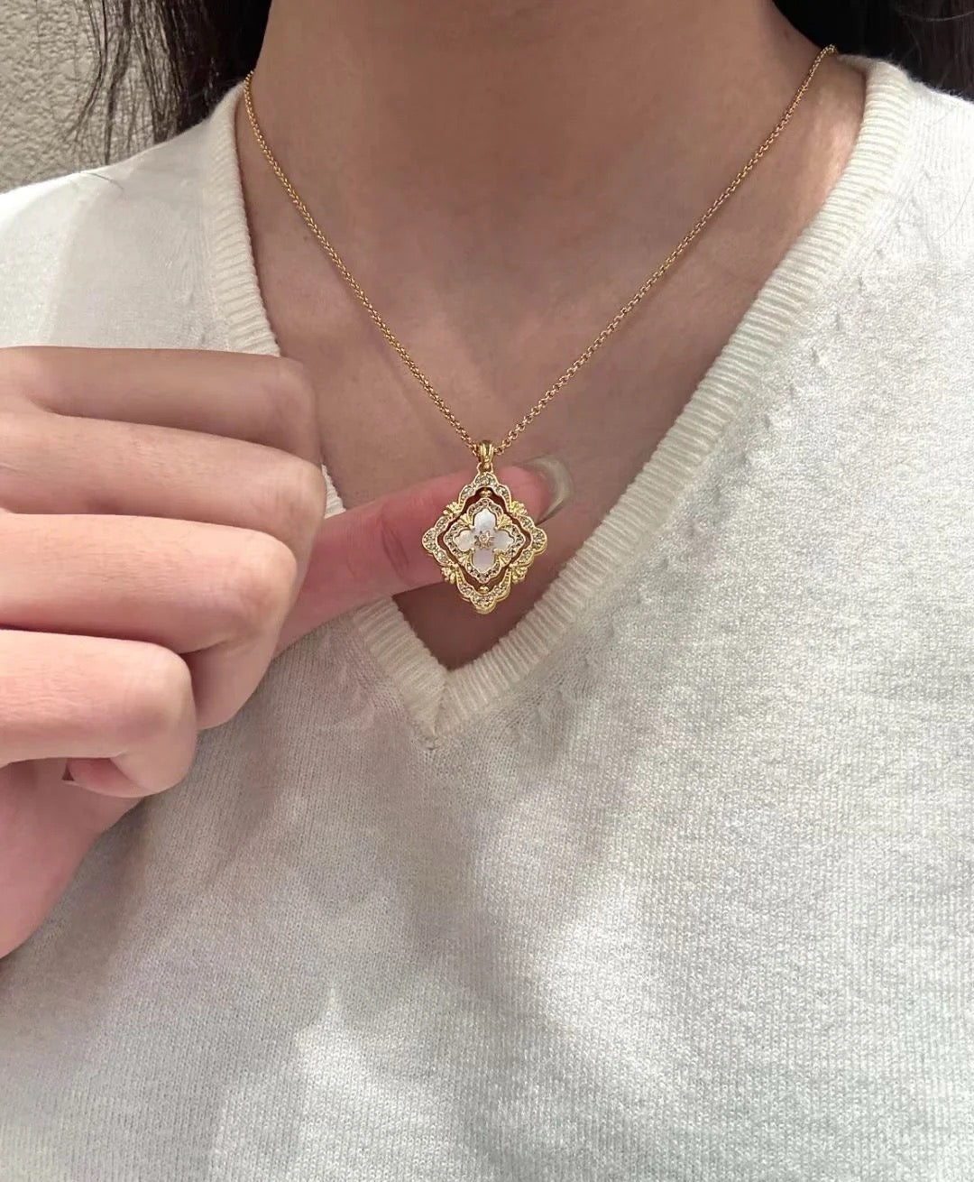 [⭐Spark] B.C.L ENAMEL ROTATING SINGLE-DIAMOND NECKLACE（Various colors）