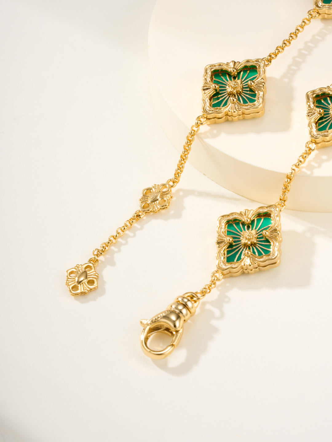 [⭐Spark]B.C.L ENAMELED Five-Flower Bracelet（Various Colors)
