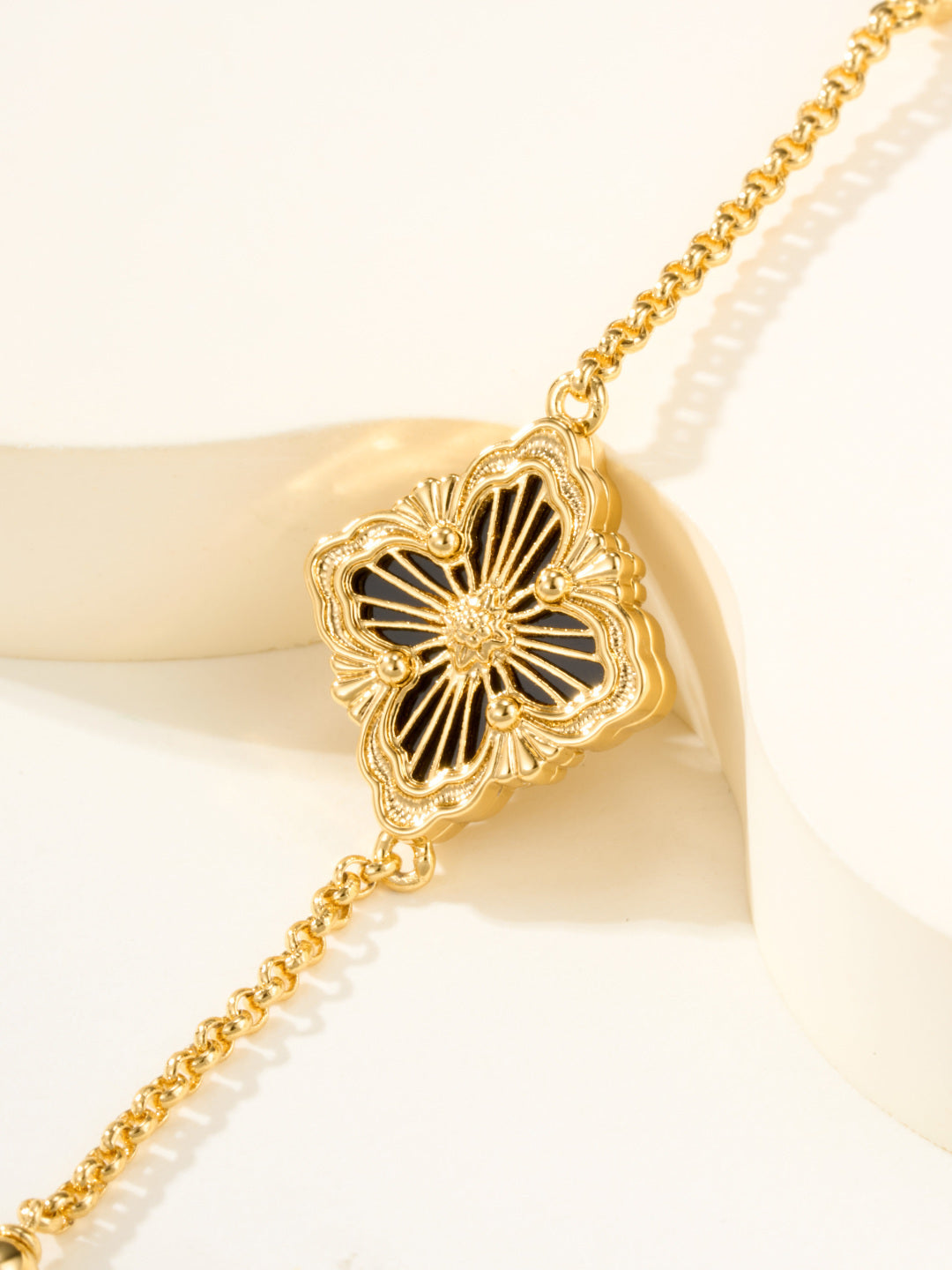 [⭐Spark]B.C.L ENAMELED One-Flower Bracelet（Various Colors)