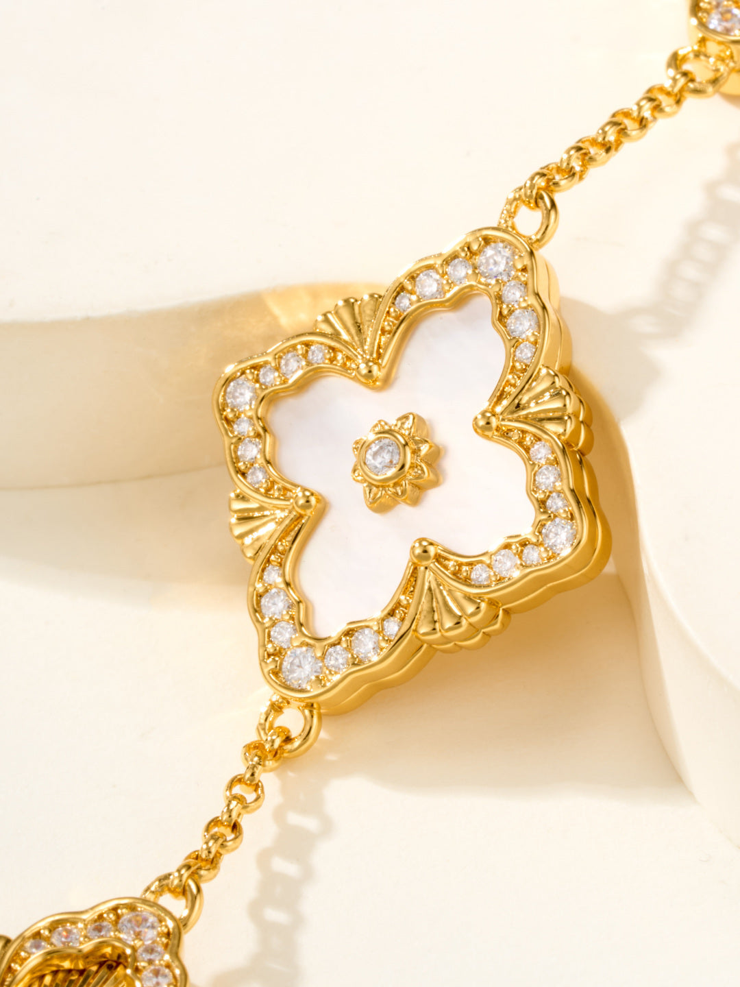 [⭐Spark]B.C.L ENAMELED Five-Flower Bracelet（Various Colors) BIG SIZE