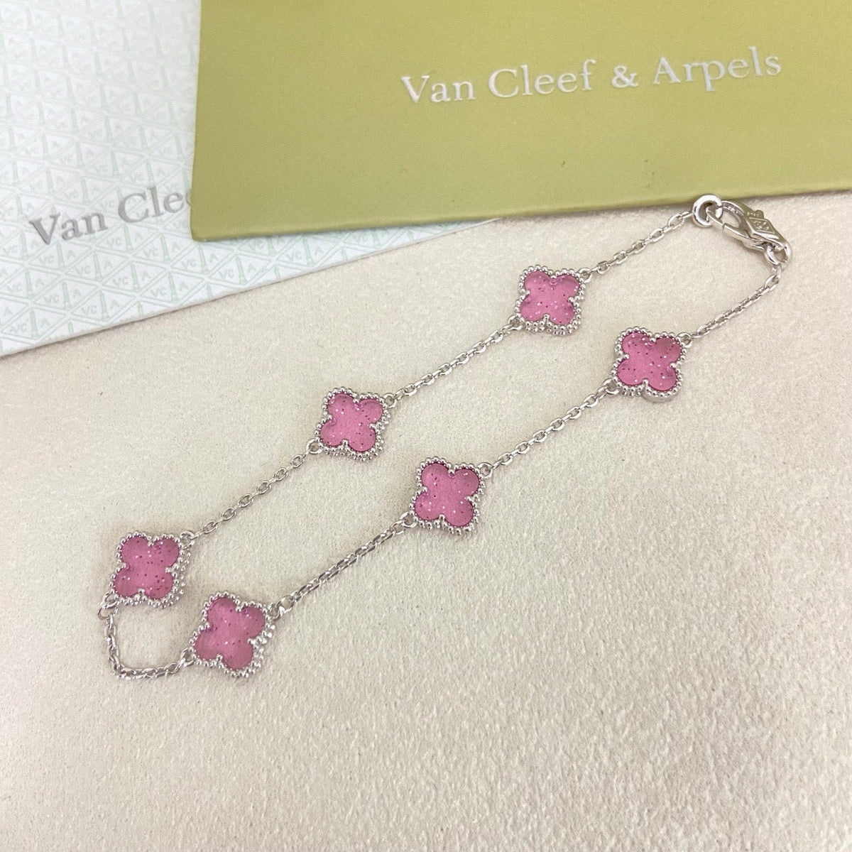 [⭐Spark]2026 NEW CLOVER 6 MOTIF BUBBLE PINK ENAMEL BRACELET
