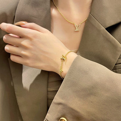 [⭐Spark]LOGO STAR MOTIF GOLD BRACELET