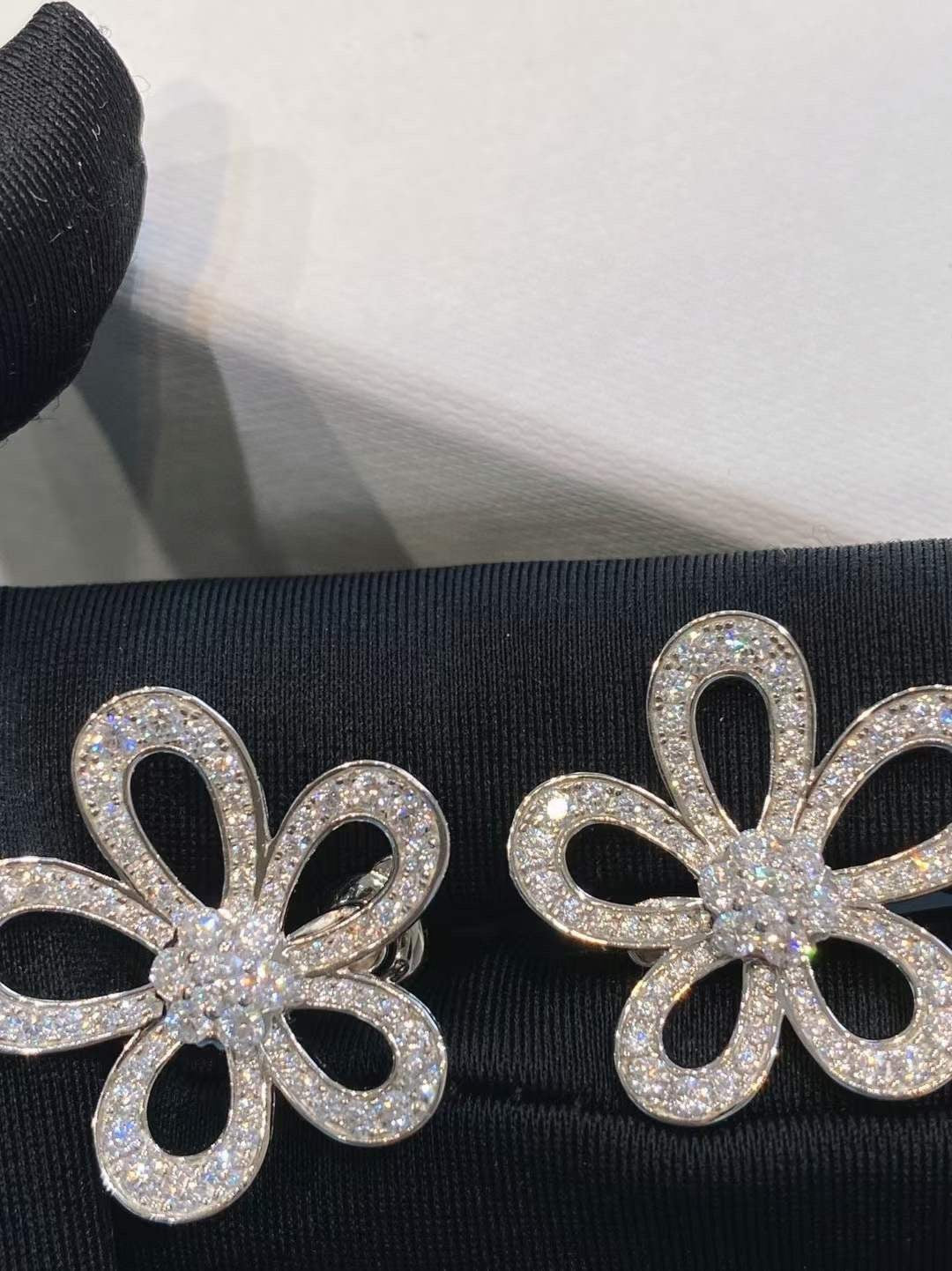 [⭐Spark]FLOWERLACE EARRINGS FULL DIAMONDS