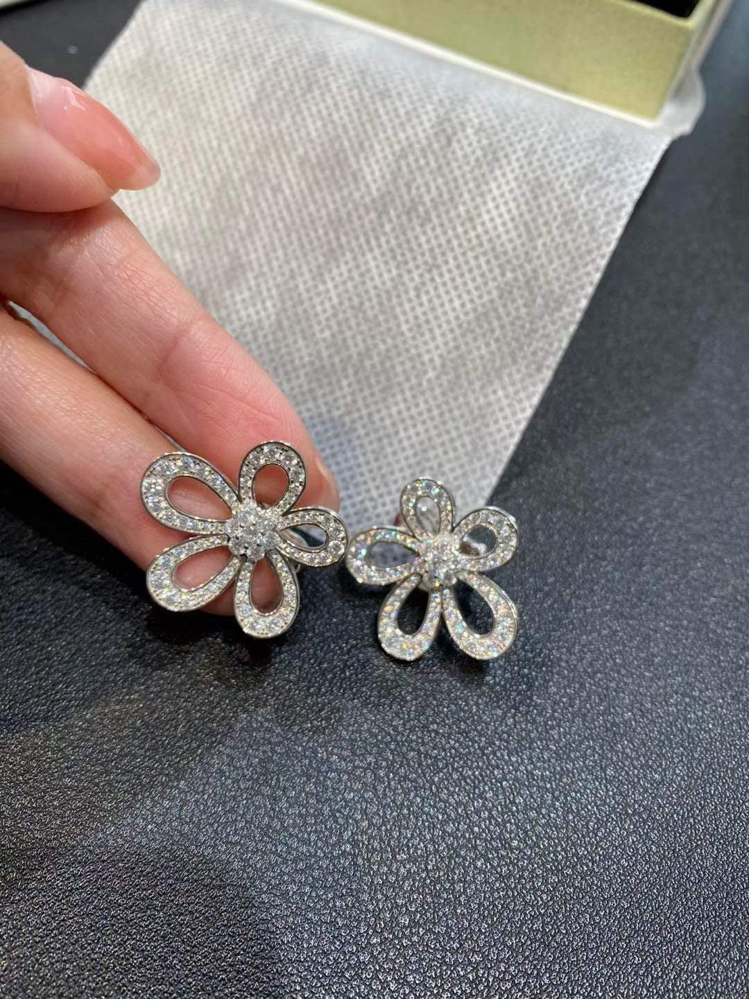 [⭐Spark]FLOWERLACE EARRINGS FULL DIAMONDS