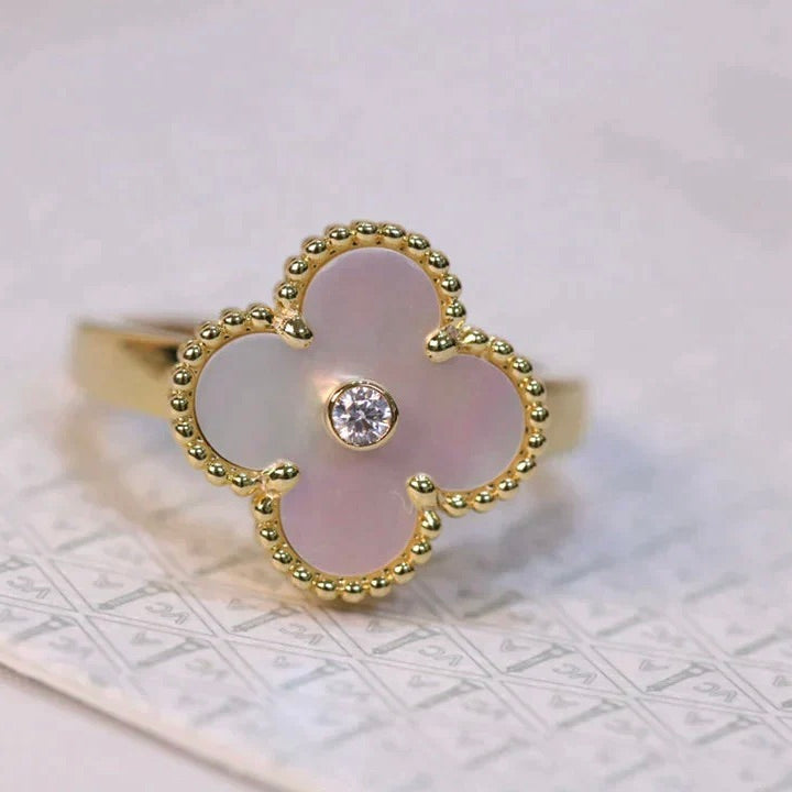 [⭐Spark]CLOVER PINK MOP RING GOLD DIAMOND
