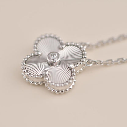 [⭐Spark]CLOVER  15MM DIAMOND LASER NECKLACE SILVER