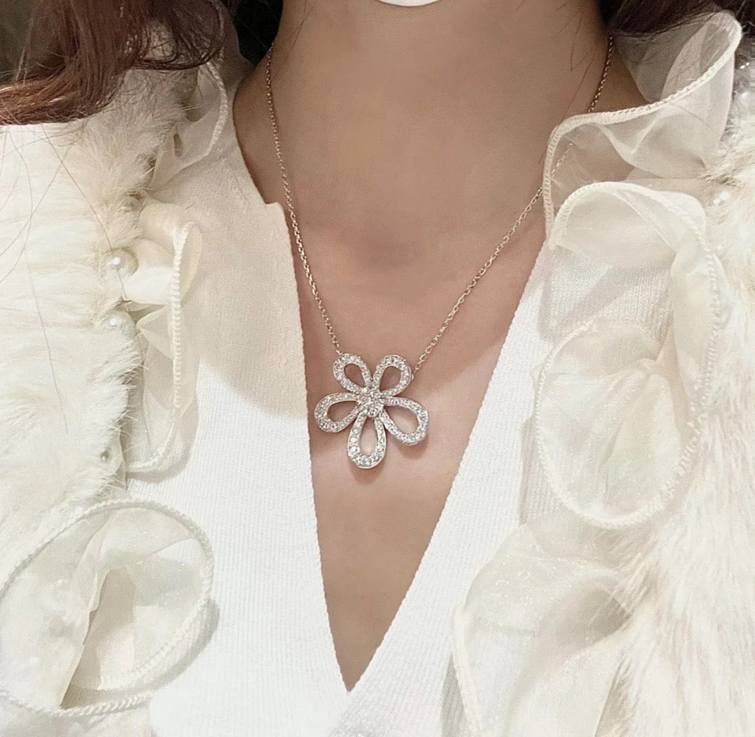 [⭐Spark]FLOWERLACE NECKLACE FULL DIAMONDS