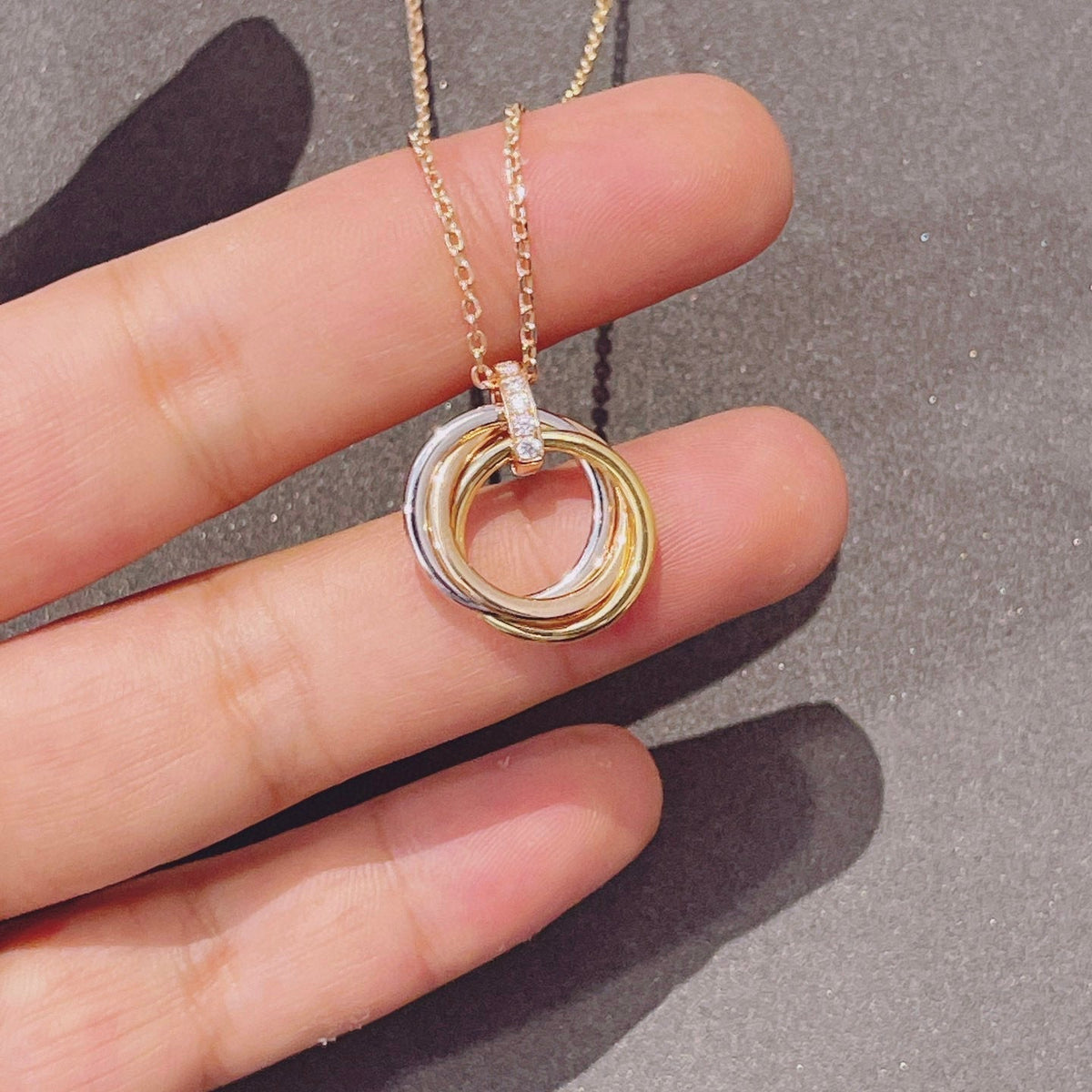 [⭐Spark]TRINITY NECKLACE GOLD  DIAMONDS