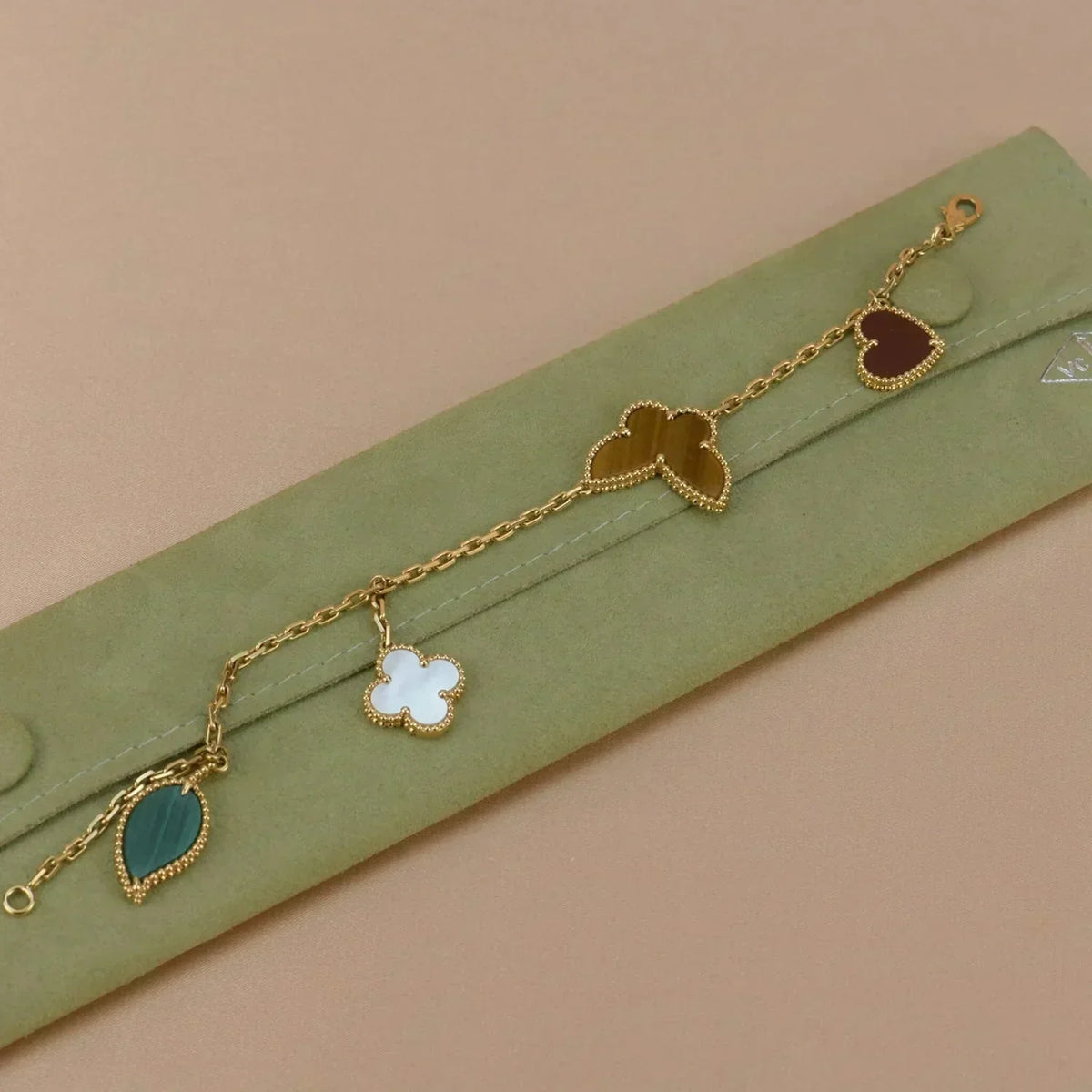 [⭐Spark]LUCKY SPRING 5 MOTIF GOLD BRACELET