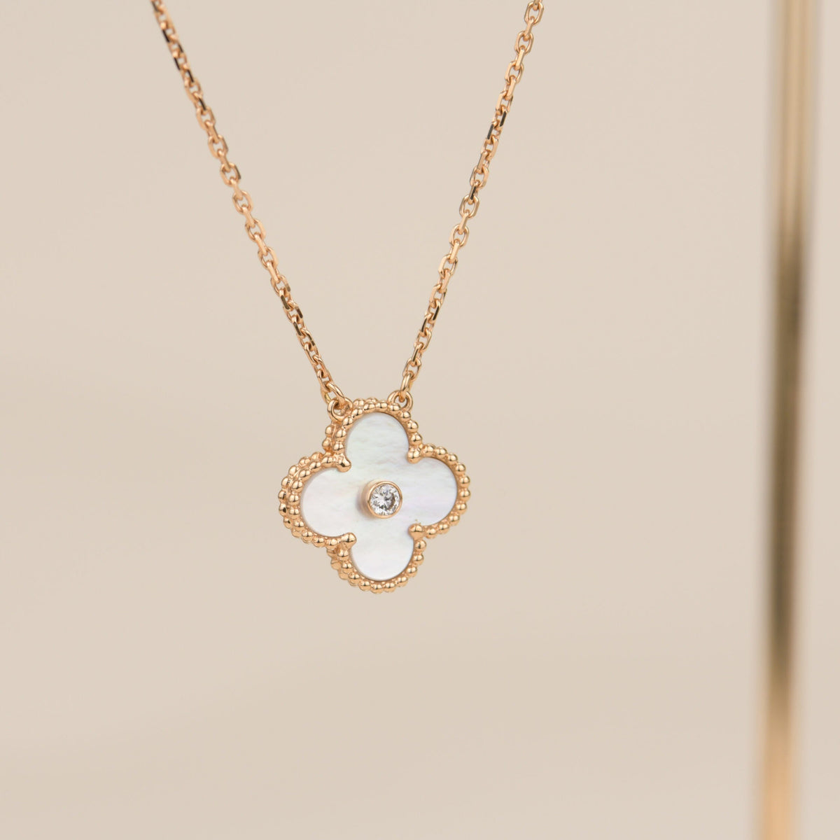 [⭐Spark]CLOVER 15MM DIAMOND WHITE FRITILLARIA NECKLACE