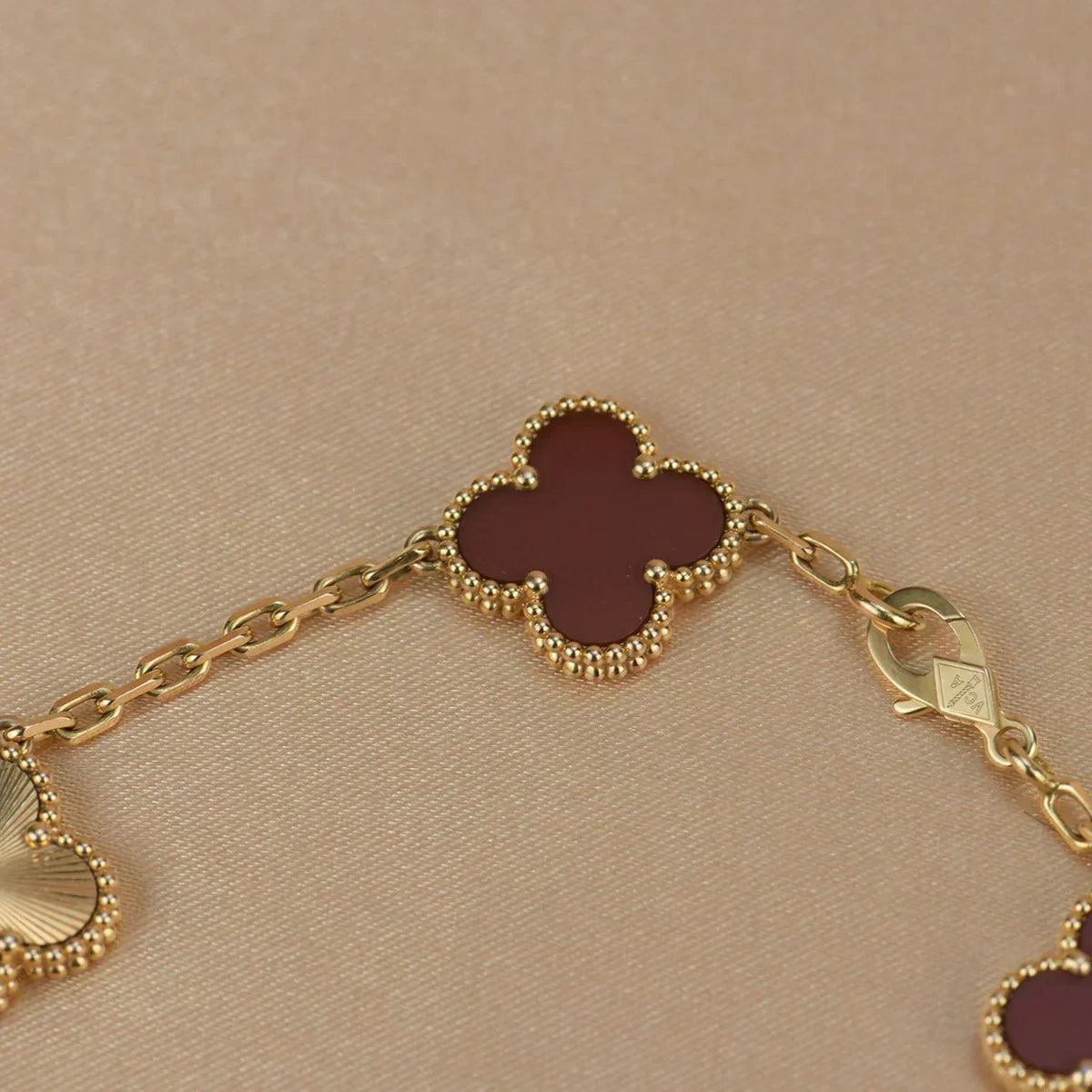 [⭐Spark] CLOVER 5 MOTIF RED CORNELIAN BRACELET COLLECTION
