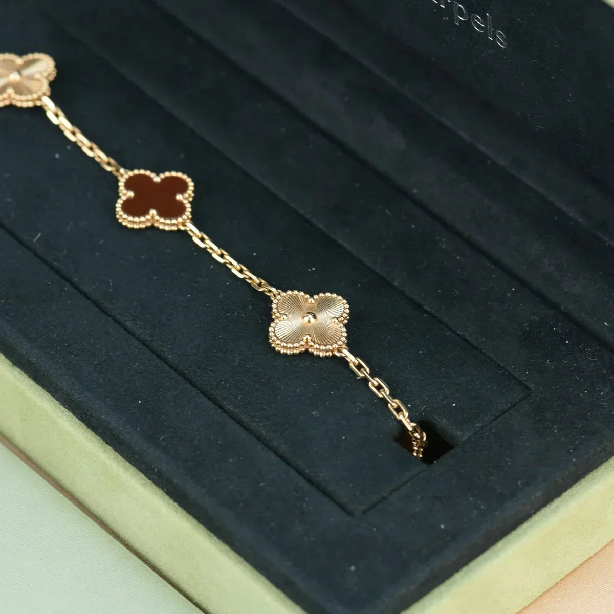[⭐Spark] CLOVER 5 MOTIF RED CORNELIAN BRACELET COLLECTION