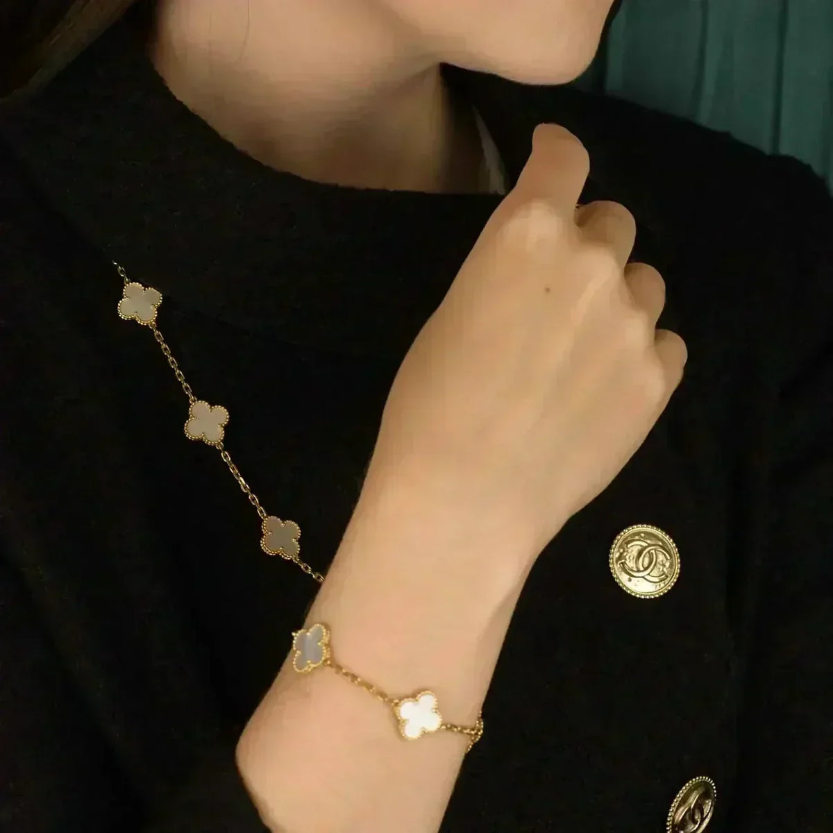 [⭐Spark]CLOVER WHITE PEARL MOP 5 MOTIF BRACELET COLLECTION