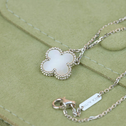 [⭐Spark]CLOVER  15MM WHITE MOTHER-OF-PEARL SILVER