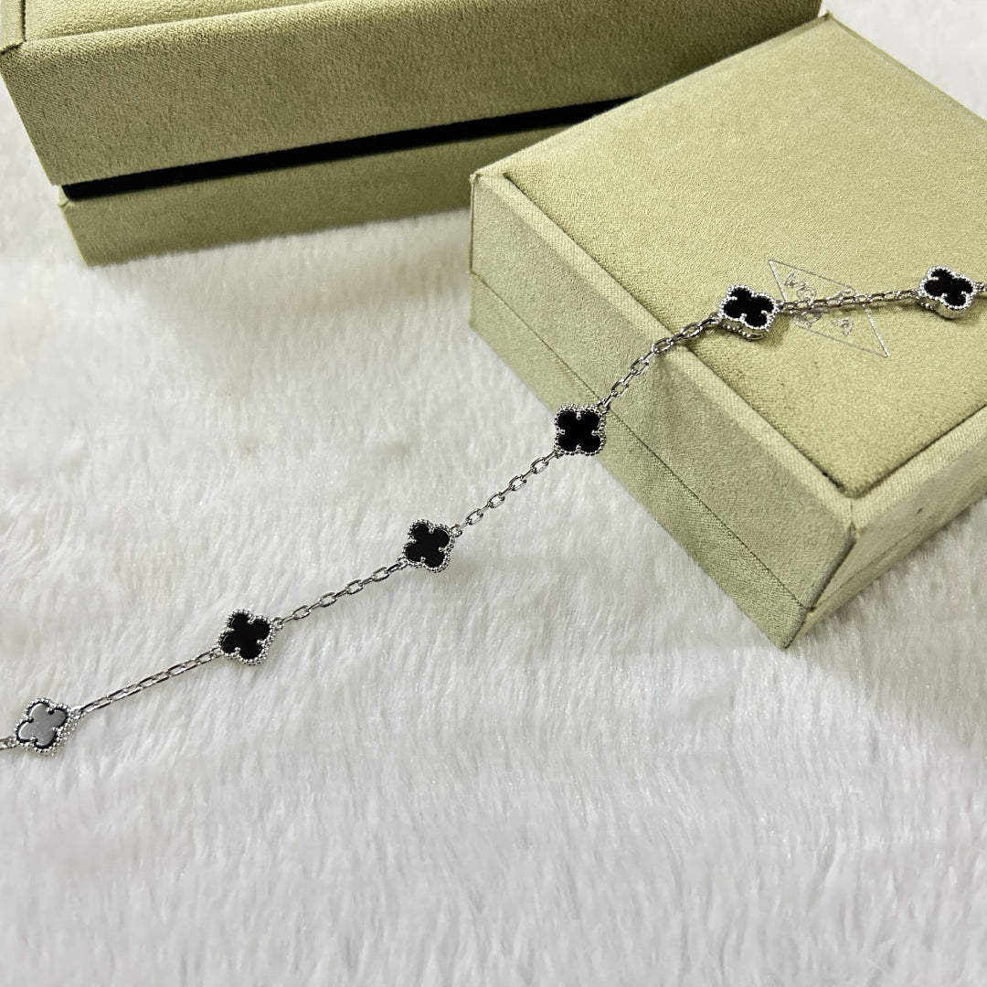 [⭐Spark]CLOVER 6 MOTIF  ONYXS BRACELET