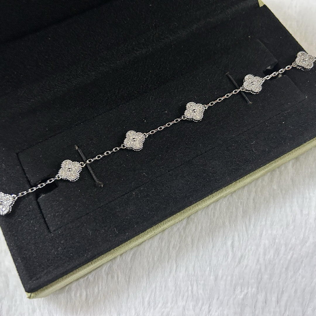 [⭐Spark]CLOVER 6 MOTIF DIAMOND BRACELET
