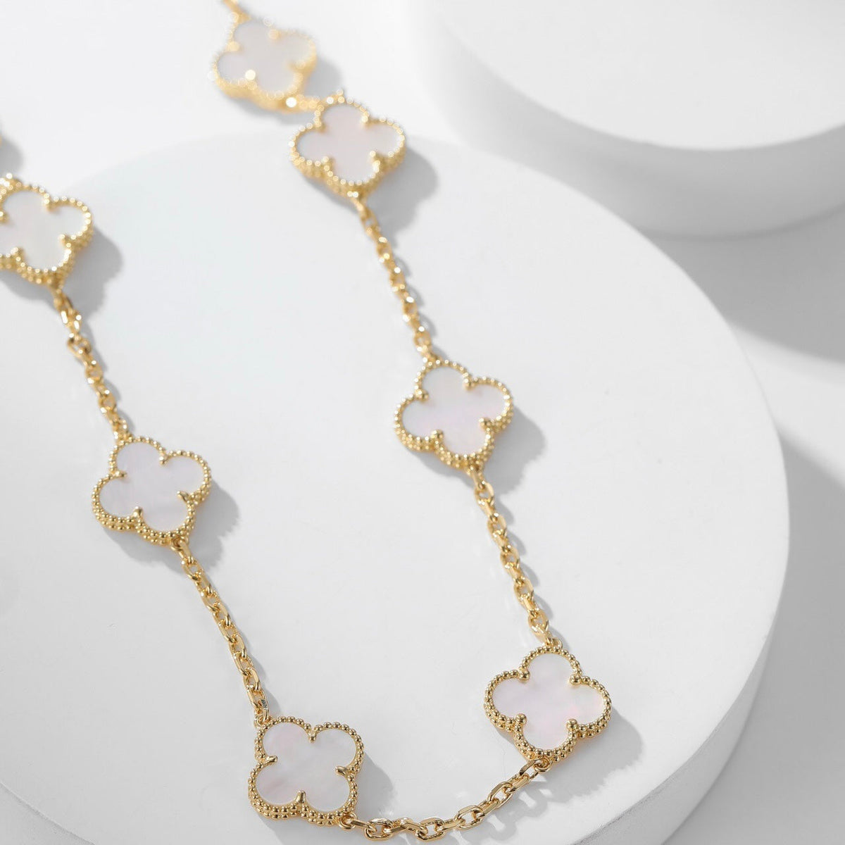 [⭐Spark]CLOVER 10 MOTIFS WHITE MOTHER OF PEARL NECKLACE