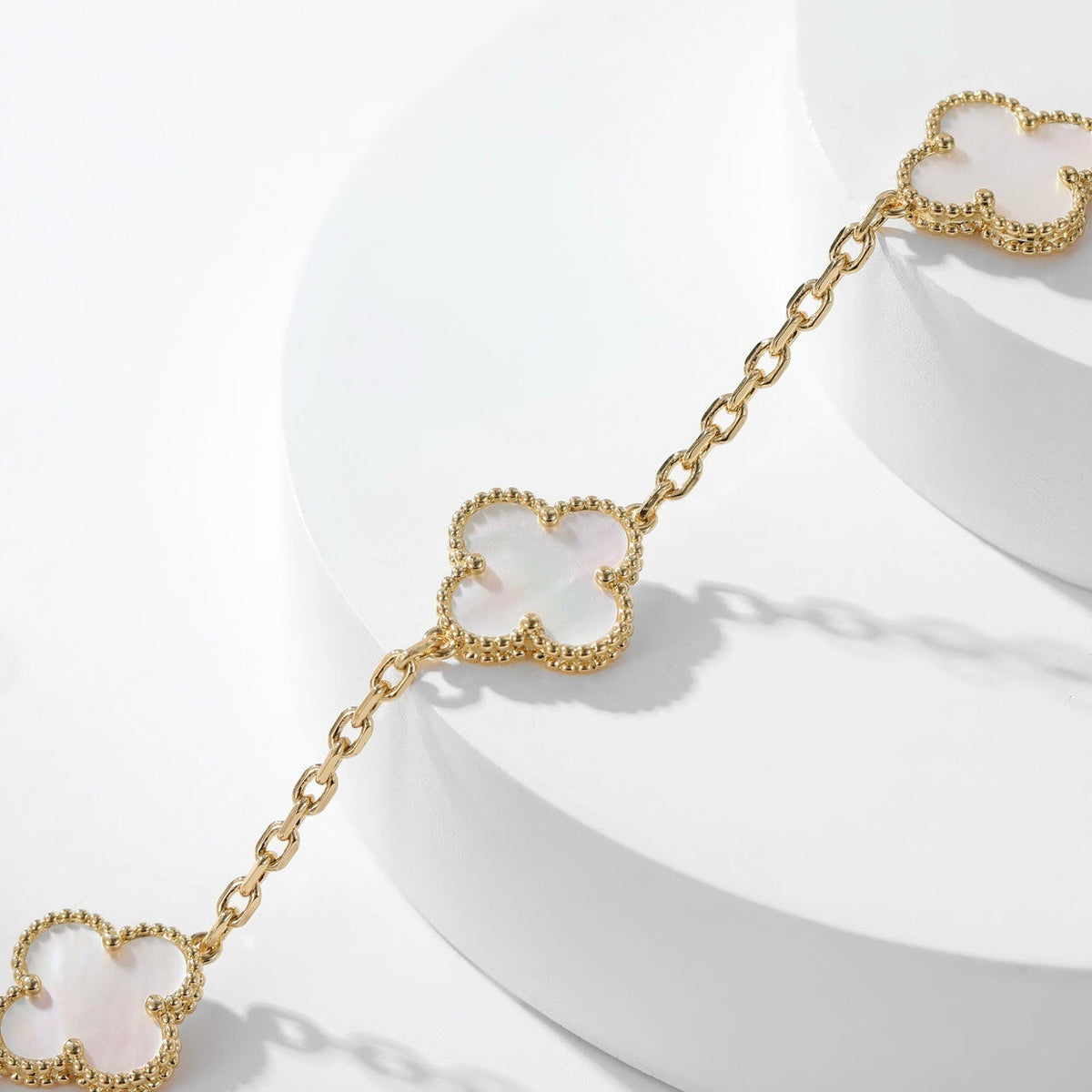 [⭐Spark]CLOVER 10 MOTIFS WHITE MOTHER OF PEARL NECKLACE
