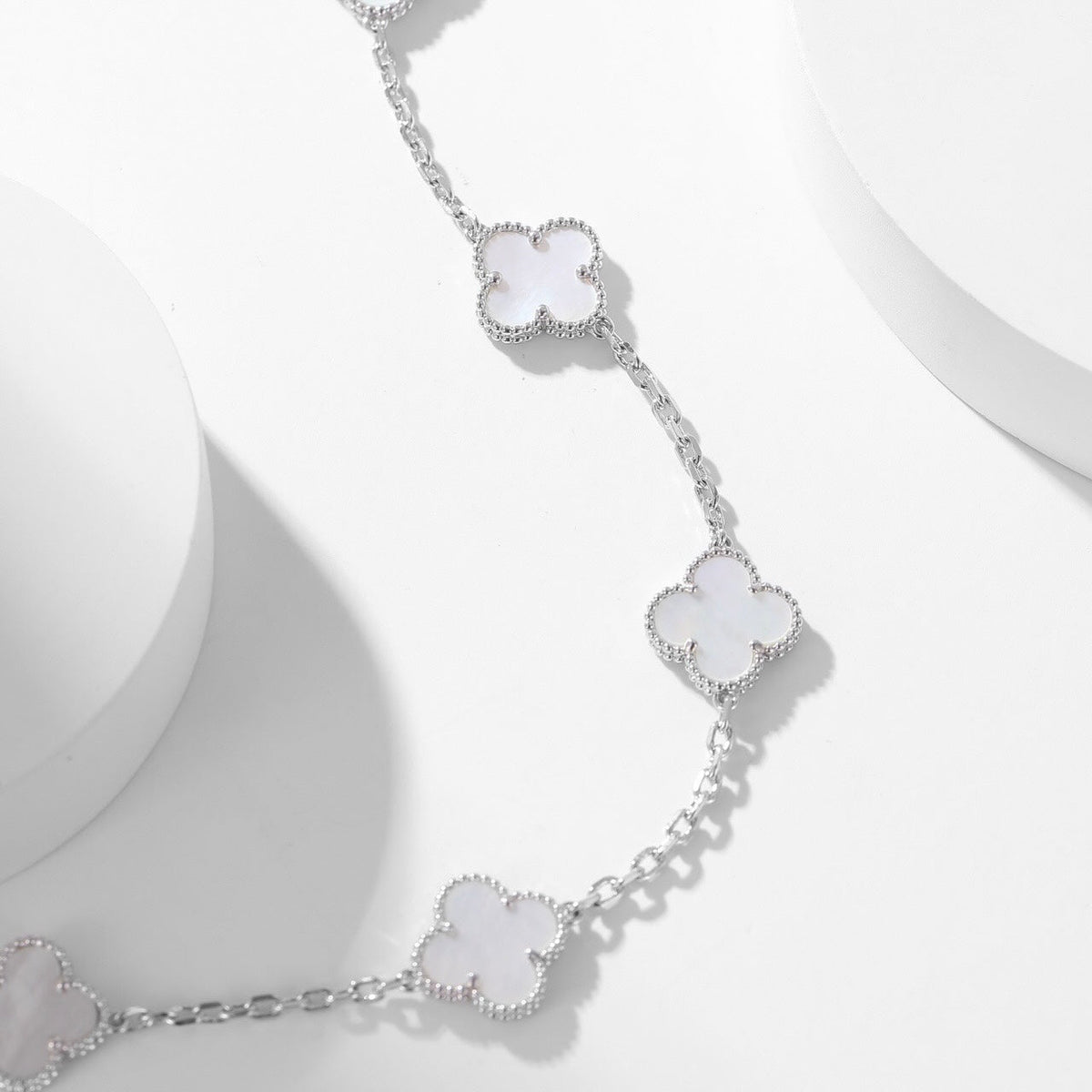 [⭐Spark]CLOVER 10 MOTIFS WHITE MOTHER OF PEARL NECKLACE