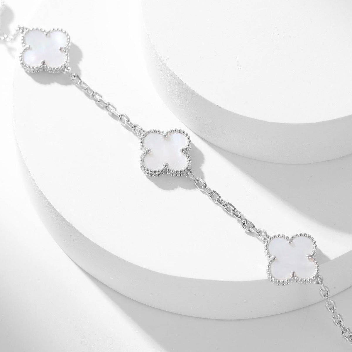 [⭐Spark]CLOVER 10 MOTIFS WHITE MOTHER OF PEARL NECKLACE
