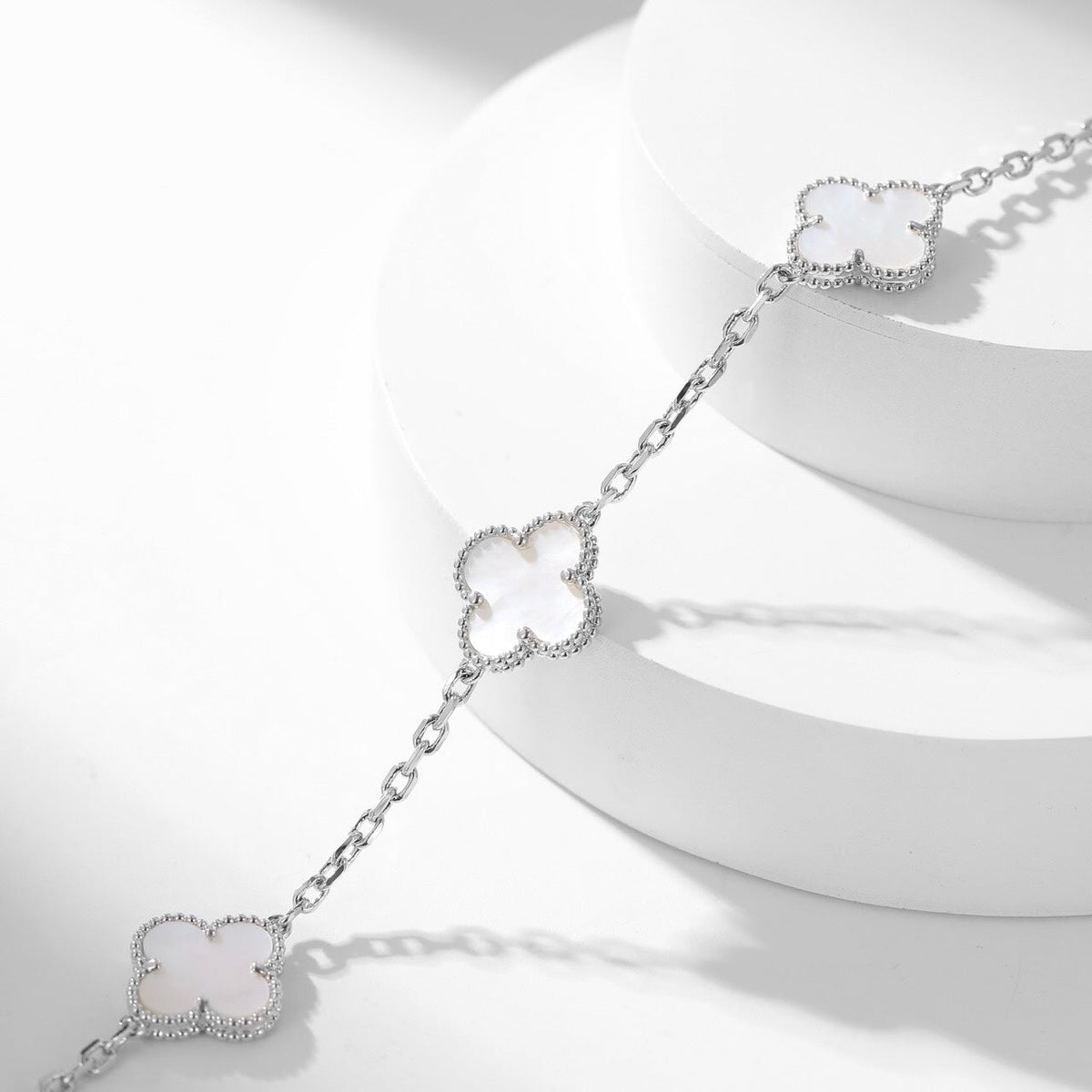 [⭐Spark]CLOVER 10 MOTIFS WHITE MOTHER OF PEARL NECKLACE