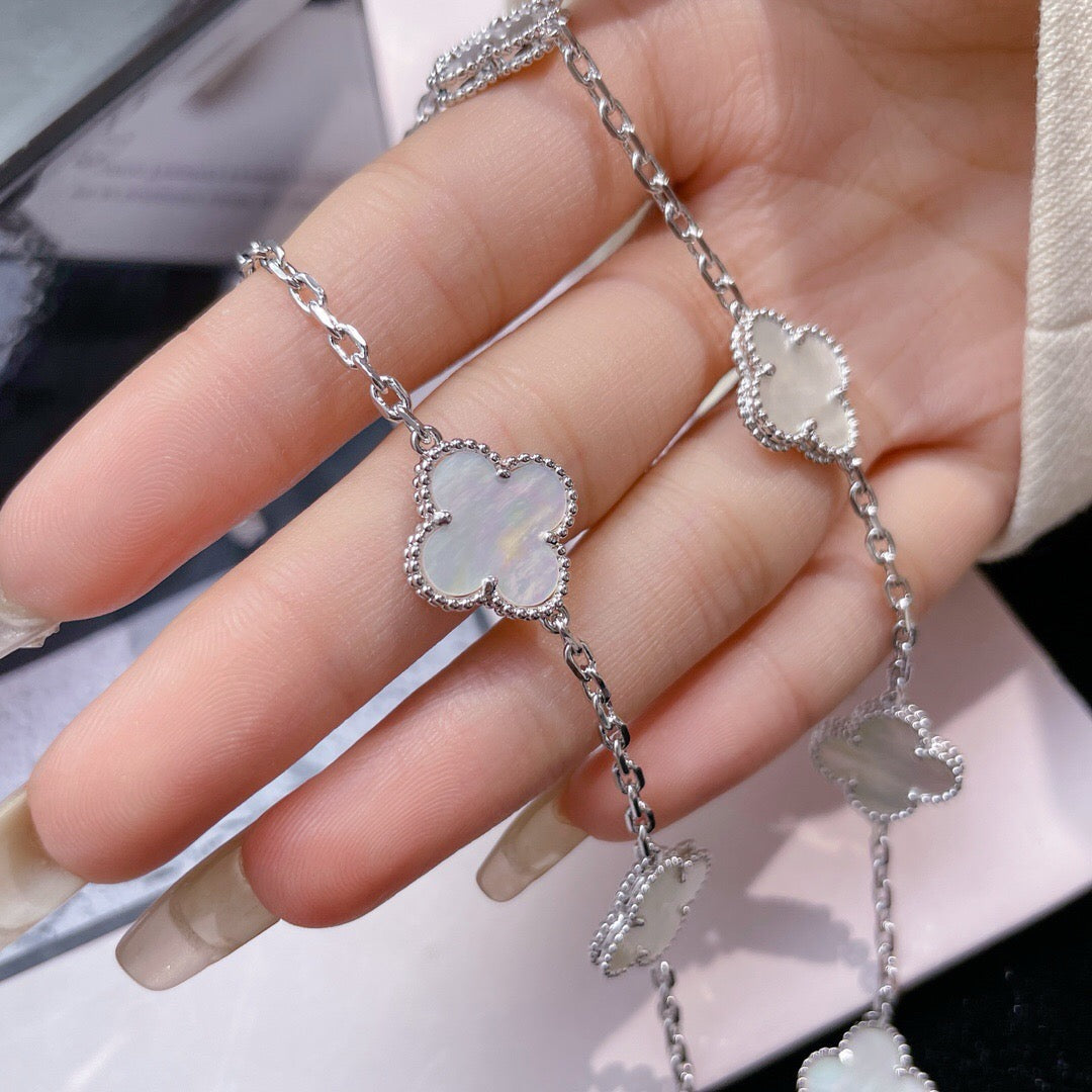 [⭐Spark]CLOVER 10 MOTIFS WHITE MOTHER OF PEARL NECKLACE