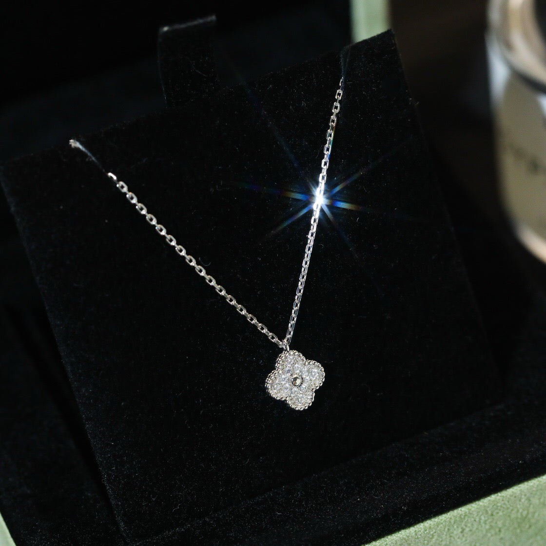 [⭐Spark]CLOVER MINI 9.5MM PENDANT DIAMOND NECKLACE