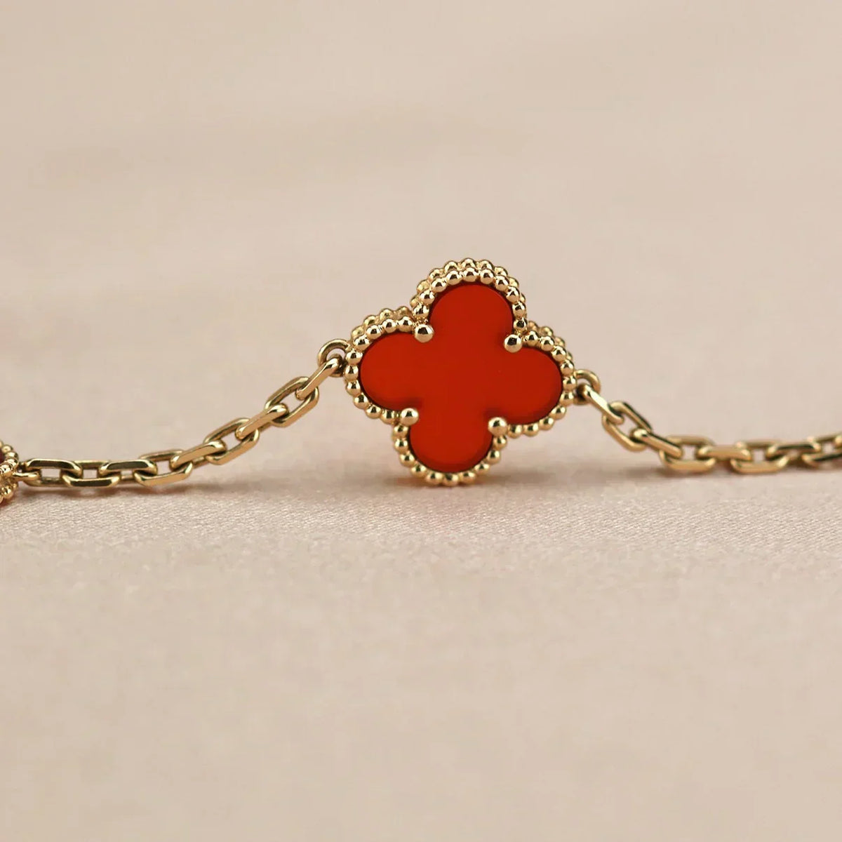 [⭐Spark] CLOVER 5 MOTIF RED CORNELIAN BRACELET COLLECTION