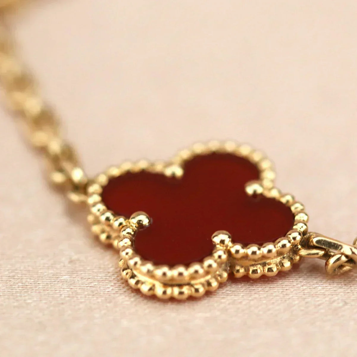 [⭐Spark] CLOVER 5 MOTIF RED CORNELIAN BRACELET COLLECTION