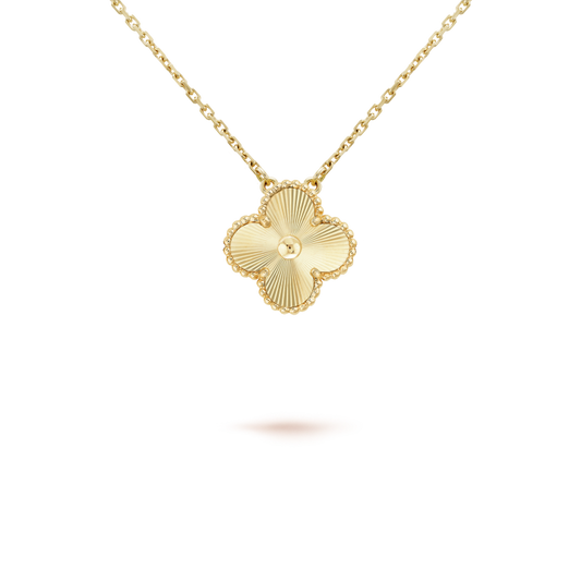 [⭐Spark]CLOVER 15MM LASER NECKLACE AND BOX
