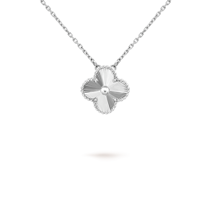 [⭐Spark]CLOVER 15MM LASER NECKLACE SILVER