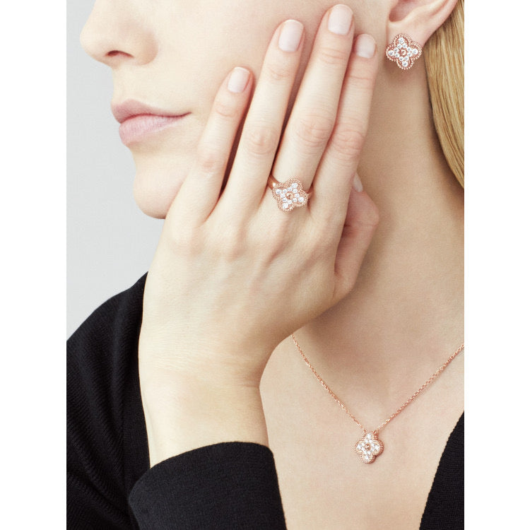 [⭐Spark]CLOVER 15MM DIAMOND SINGLE FLOWER NECKLACE