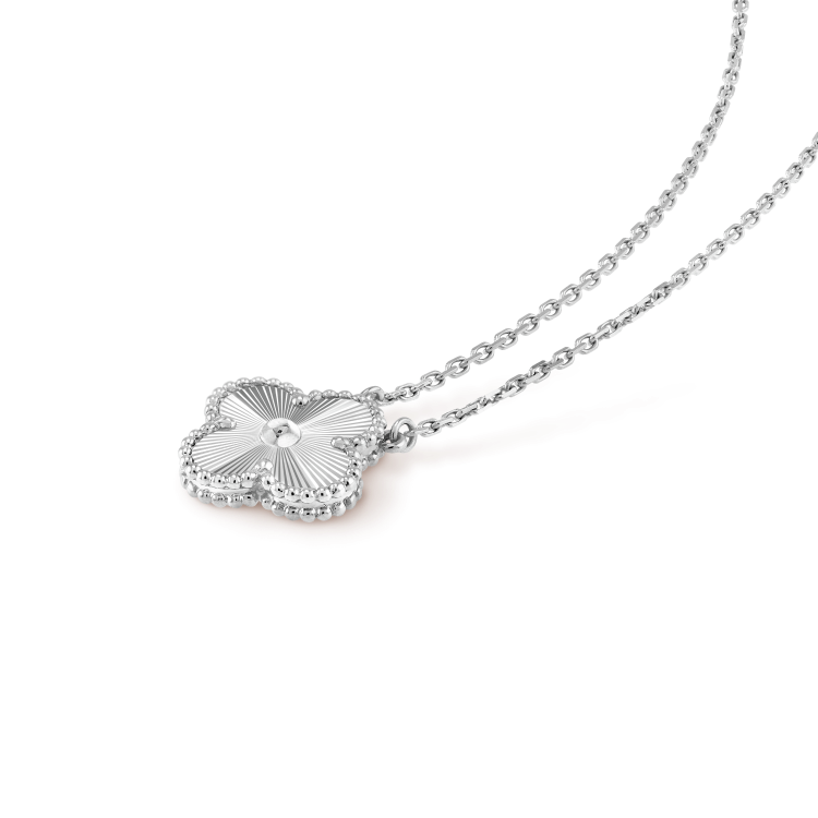 [⭐Spark]CLOVER 15MM LASER NECKLACE SILVER