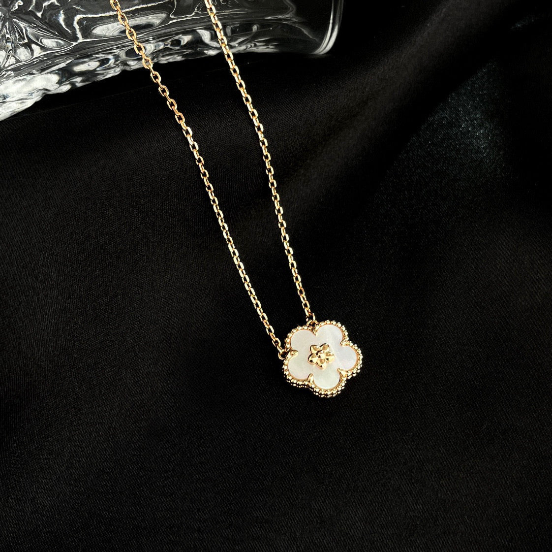 [⭐Spark]LUCKY  WHITE MOP  PLUM BLOSSOM NECKLACE