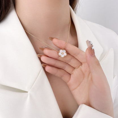 [⭐Spark]LUCKY  WHITE MOP  PLUM BLOSSOM NECKLACE